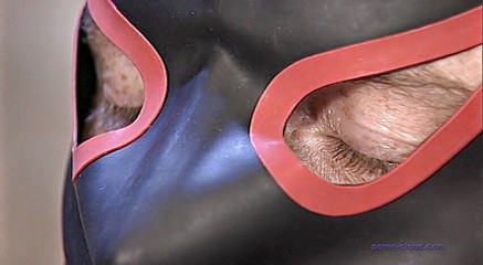 Porno Cloud: The masked latex man