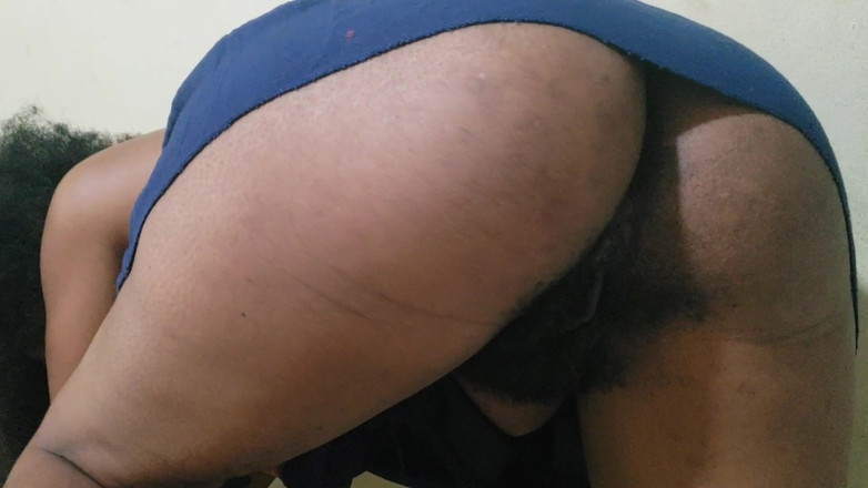 Lovemina: Seksowna gorąca laska zdejmuje swoje stroje, aby podniecić cię w...