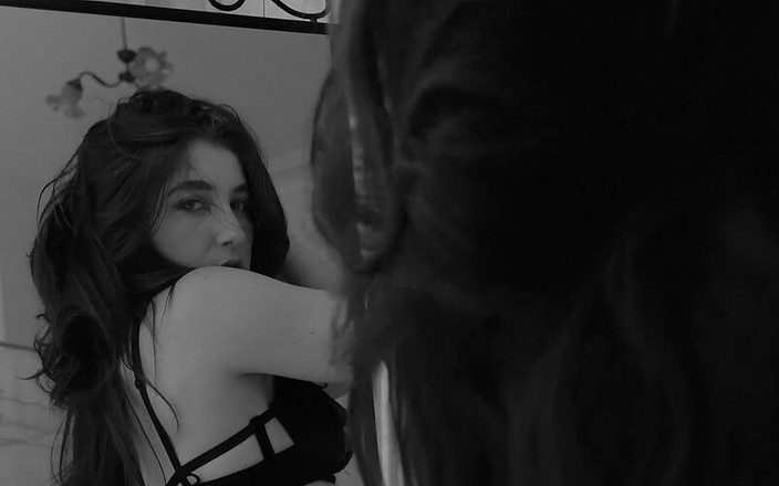 Madelaine_Rousset: Solo-fingern - softe berührung.