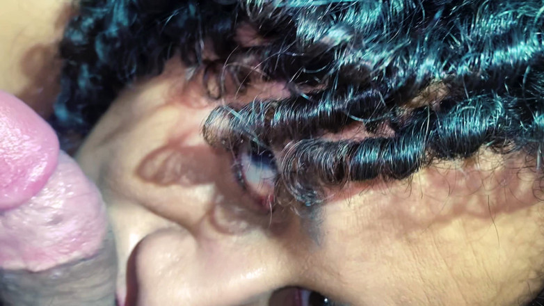 Sara Juicy: En primer plano - corrida facial a una latina