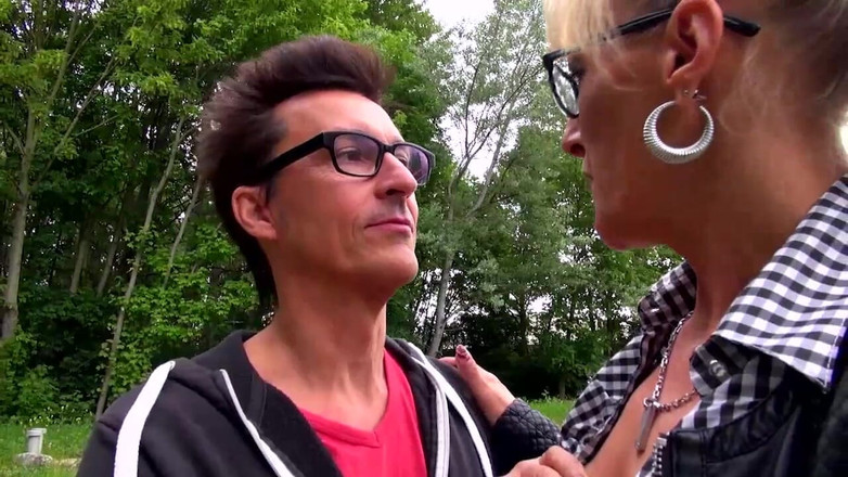 MCG Empire: Dua tante semok rambut pirang amatir dientot habis-habisan dan dicrot...