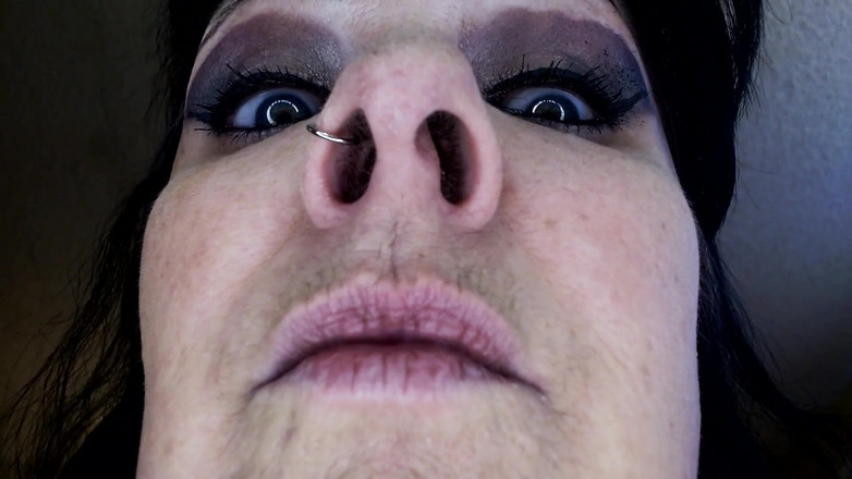 Abby Anna: भूखी दिग्गज तुम्हें सूंघ रही है