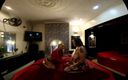 Playhard VR: Blonde MILfs eva may und livie blainn haben lesbischen sex...