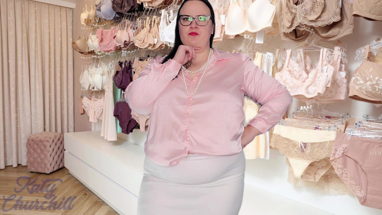 Katy Churchill: Esporre una sissy segreta al negozio di lingerie