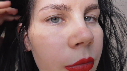 Anna Sky: A giant woman wants to eat you
