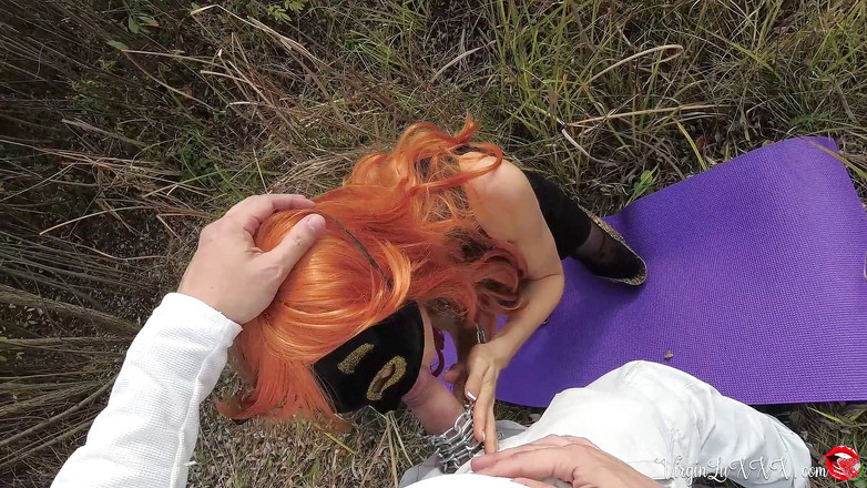 Virgin Lux: Sexy dívka na vodítku venkovní kouření a šukání zezadu - polykání spermatu