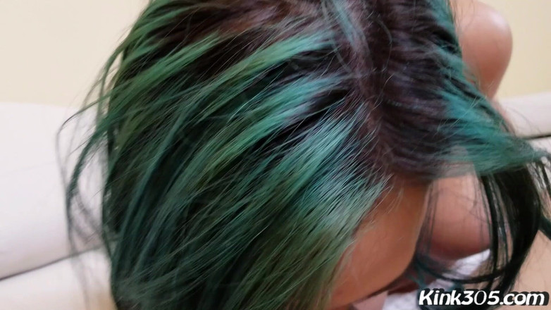 Alex Ace 305: Sexy 19 jahre alte latina lutscht guten schwanz