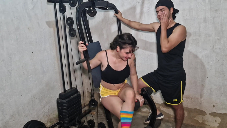 Candy Kush: Io e il mio fratellastro siamo andati in palestra solo...