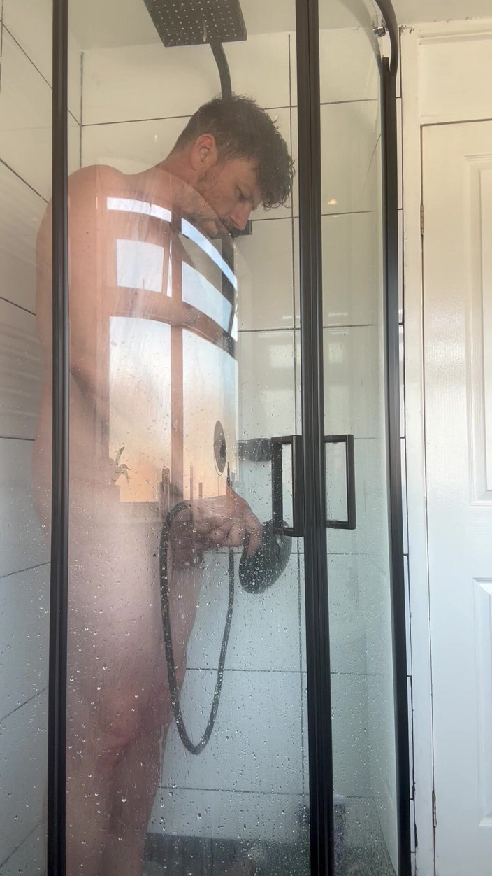 Jeffry: Horny Stepdad in Bathroom