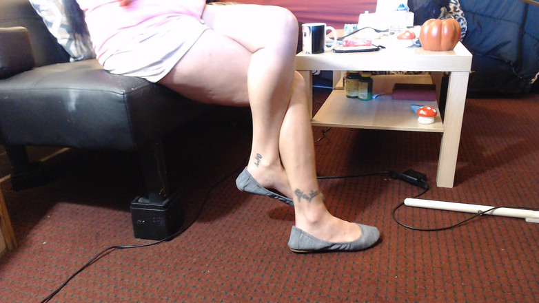 Abby Anna: Balet mieszkania odbijają się podwójnie skrzyżowane nogi