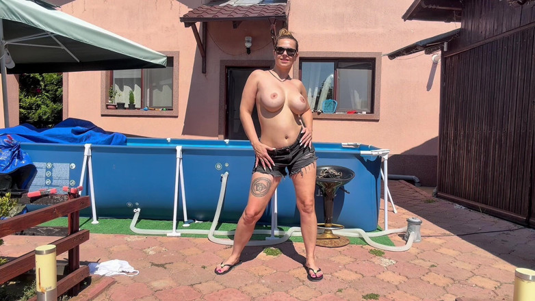 Sexy_Emeli: Outdoor Fun