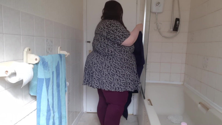 SSBBWLadyBrads: Ssbbw shower strip tease lets get naked