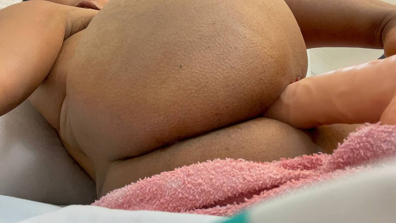 stacycossio: Una scopata in culo così caldo