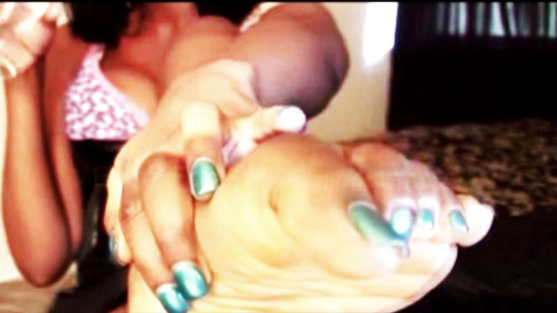 The Goddess Simone: 漂亮的长青色，漂亮的长青色趾甲