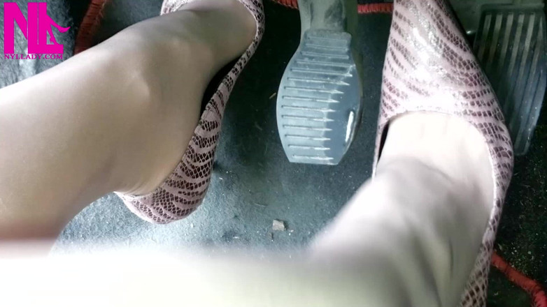 Nyllady: Revving in Zibra Pumps