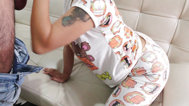 Vayolet: Culona latina ama la polla de su novio y gime...