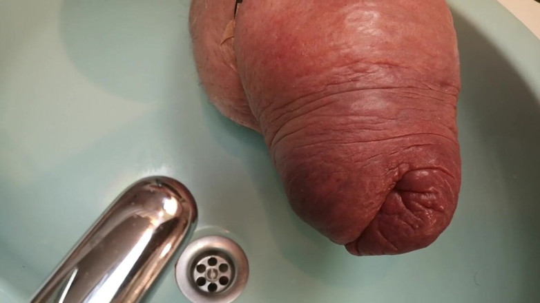 Monster_Meat_: Monster pissen is als een fontein