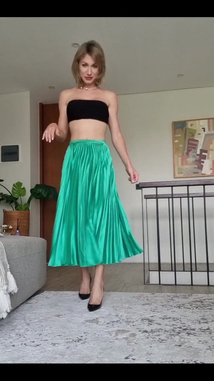 Angel The Dreamgirl: Flashing My White Tiny Thong in Front of You