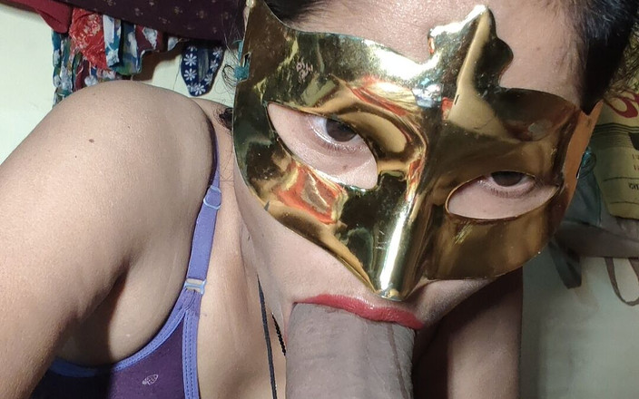 Sexy biwi: Dal jsem velmi tlustou okurku do kundičky Bhabhi a udělal...