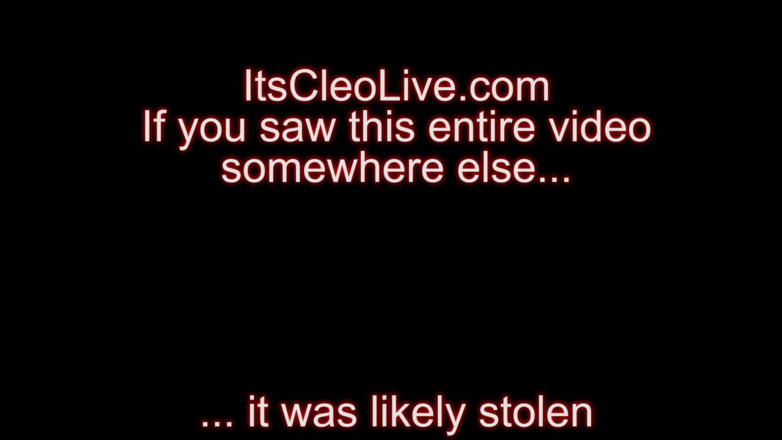 Cleo: Cleo monta una polla dura