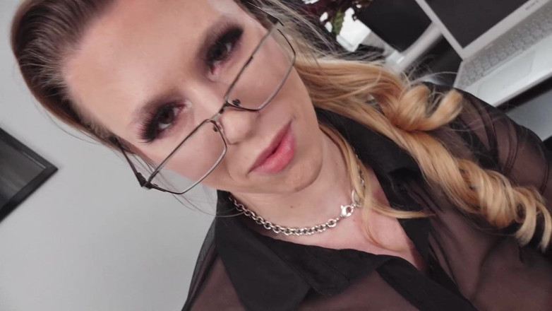 Michelle Moist: Horny Office Secretary Masturbating at Work