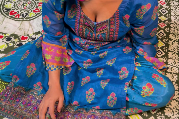 Kaleonjoybd: Mi sexy bhabhi necesita condón para follar conmigo