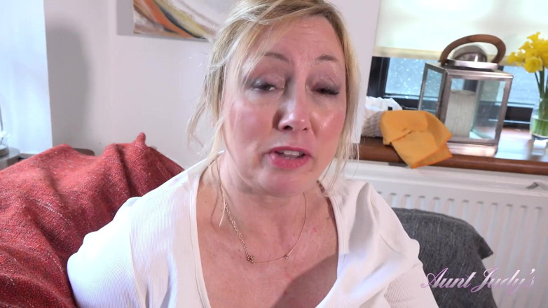 Aunt Judy's: Auntjudys - Katherina, BBW mature de 53 ans, vous suce la bite (POV)
