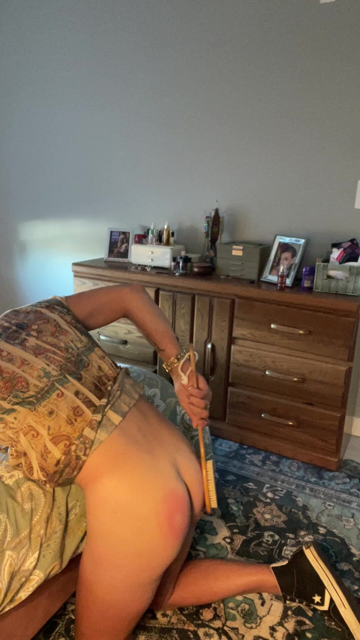 JacquelineV: Hair Brush Reminder