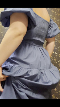 Sexy MILF Flashes Her Ass