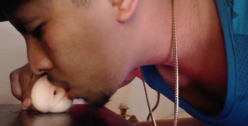 Girge: Gara-gara udah nggak bisa muasin memekku, kamu pengen jadi pengganti...