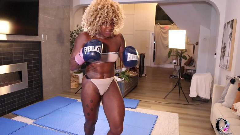 Lady O: Sugar Diamond vs lady o boks