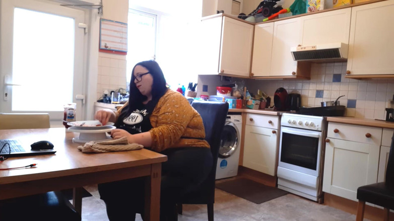 SSBBWLadyBrads: BBW SSBBW fanfiction fantasy eating and body growth