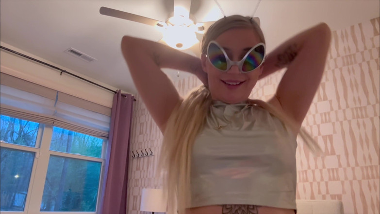 Kink in Time: La domination géante futuriste de Phoenix Sinz 4K, POV, un fantasme...