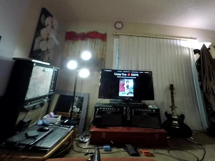 Lizzy Yum VR: Liz Young VR 2025, jouet sexuel dans son bain 36