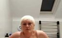 UK Joolz: Chatten in badkuip