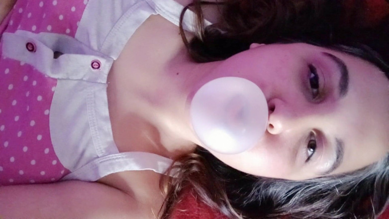 melu_world: 잠자리에 들기 전에 큰 거품 만들기 - Bunny Looner
