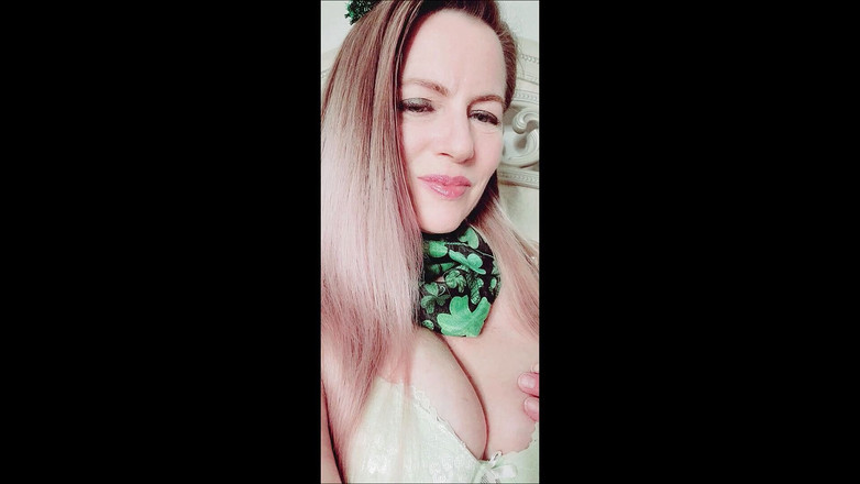 Nikki Nevada: Aziz Patrick Günü üvey oğlu dildoyla sikişiyor ve 31 talimatı