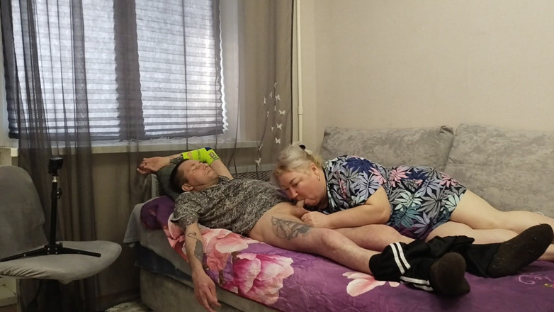 Zona901: Girlfriend Does a Deep Blowjob to Get a Portion of...