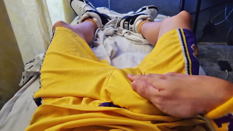 Sneakersmax98: 마른 농구 선수가 자지를 따먹어