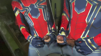 SinglePlayerBKK: Honění v obleku Spider-mana.