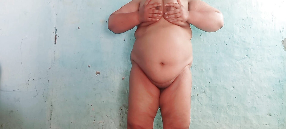 Cute couple: Tira fuori l'acqua dalla bottiglia e prendi la bottiglia dentro