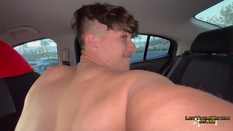 Let them watch: Sünnetsiz Twink Dövmeli Latin Şişman Yarakla Sikiliyor