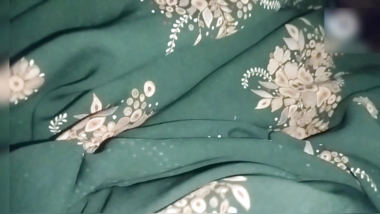 Seema060316: देसी पत्नी का पहली बार सेक्स, देसी भाभी, गांव की लड़की