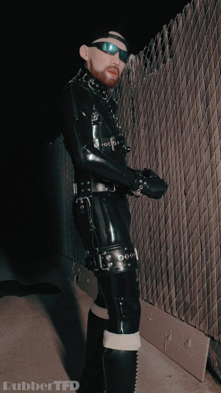 RubberTFD: O nightcrawling de Zach ao ar livre