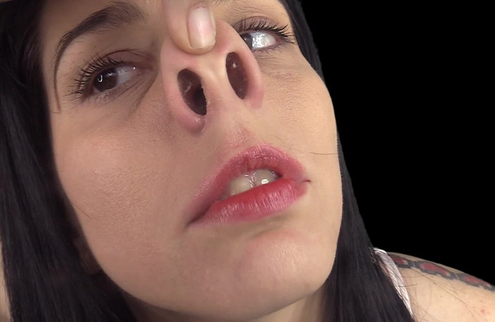 Quinn brooks: Cum to My Nose Pinching-wmv
