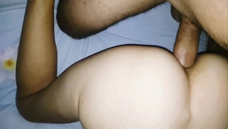 Hotlia: A partir de este anal, el pene de todos se...