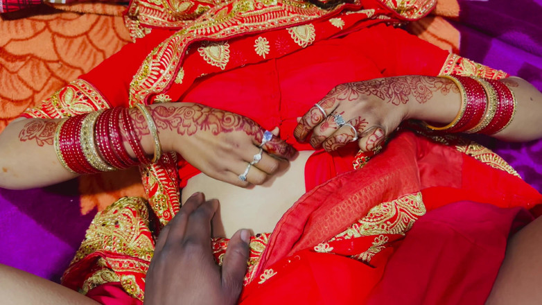 Cutesaritabhabhi: 귀여운 소녀를 하드코어하게 따먹는 Saari