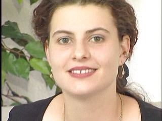 Lucky Wankerz: Meia-calça morena gata se masturbando sozinha em vídeo vintage