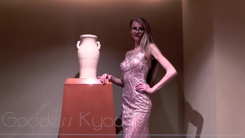 Kyaa Chimera: Ejaulează rapid! În timp ce sunt la petrecere