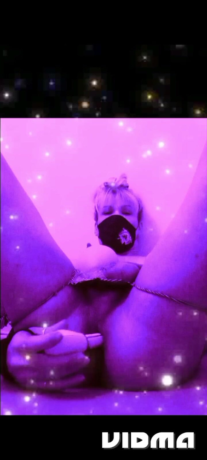 Laratransexualbarcel: 变性人肛交自慰